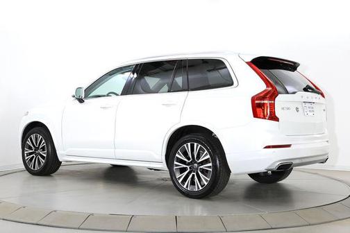 Crystal White Metallic 2021 Volvo XC90 T5 Momentum