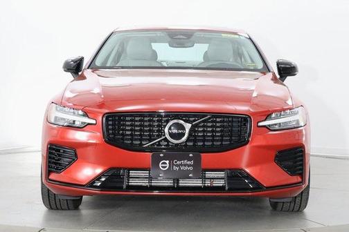 2024 Volvo S60 Recharge Plug-In Hybrid T8 Core Dark Theme