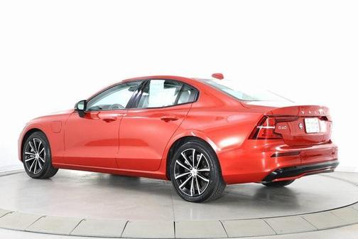 2024 Volvo S60 Recharge Plug-In Hybrid T8 Core Dark Theme