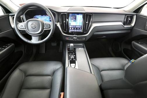 Silver Dawn Metallic 2025 Volvo XC60 B5 Core