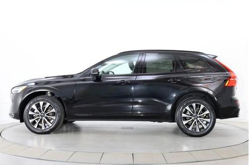 Onyx Black Metallic 2025 Volvo XC60 B5 Core