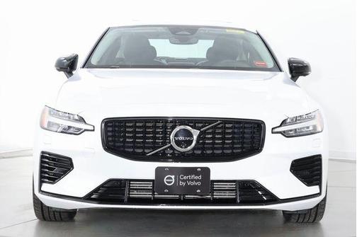 2025 Volvo S60 Plug-In Hybrid T8 Plus