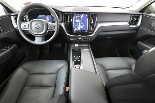 2025 Volvo XC60 B5 Core