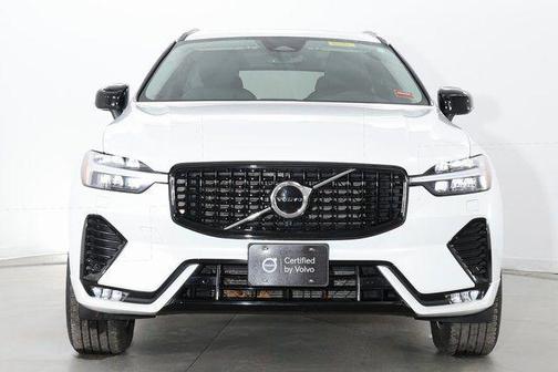 Crystal White 2025 Volvo XC60 B5 Core