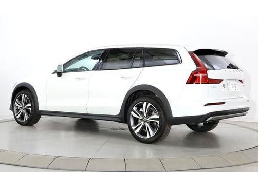 Crystal White Pearl 2026 Volvo V60 Cross Country Plus, B5 AWD Gas (mild hybrid)
