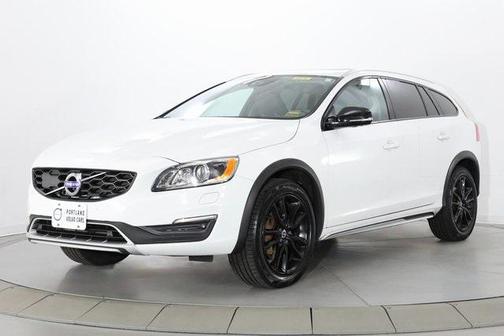 2017 Volvo V60 Cross Country T5 Platinum