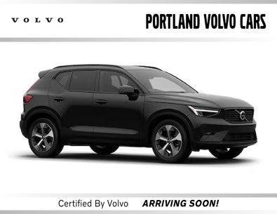 Onyx Black Metallic 2023 Volvo XC40 B5 Ultimate Bright Theme