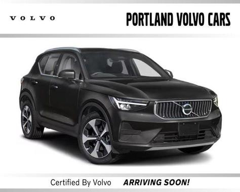 2025 Volvo XC40 B5 Core Bright Theme