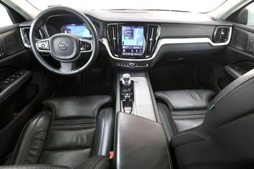 Silver Dawn Metallic 2024 Volvo V60 Cross Country B5 Ultimate