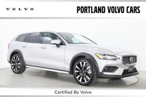 Silver Dawn Metallic 2024 Volvo V60 Cross Country B5 Ultimate