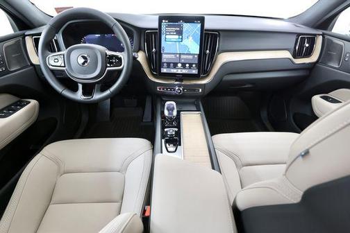 Vapour Grey Metallic 2026 Volvo XC60 B5 Plus