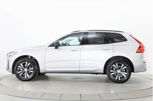 Silver Dawn Metallic 2025 Volvo XC60 B5 Core