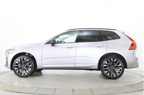Aurora Silver 2026 Volvo XC60 B5 Ultra