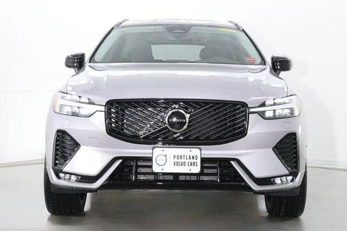 Aurora Silver 2026 Volvo XC60 B5 Ultra
