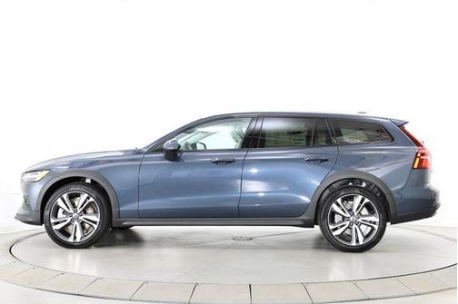 Denim Blue Metallic 2026 Volvo V60 Cross Country Plus, B5 AWD Gas (mild hybrid)