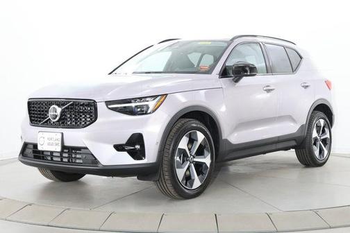Aurora Silver 2026 Volvo XC40 Plus, B5 AWD Gas (mild hybrid), Dark