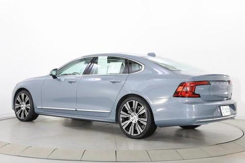 2023 Volvo S90 B6 Plus