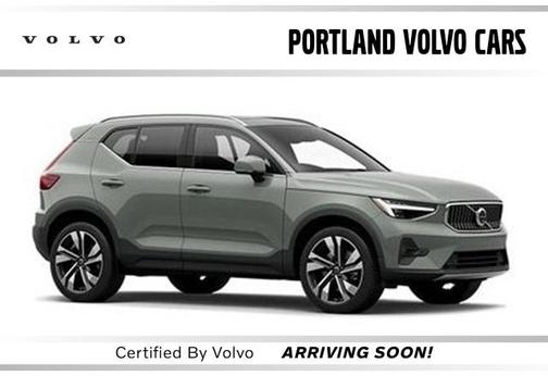 2025 Volvo XC40 B5 Core Bright Theme