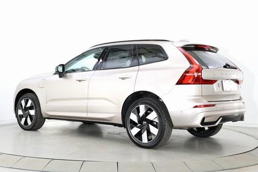 2025 Volvo XC60 Plug-In Hybrid T8 Plus