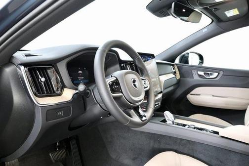 2026 Volvo XC60 B5 Plus
