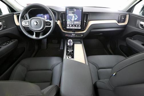 2026 Volvo XC60 B5 Core