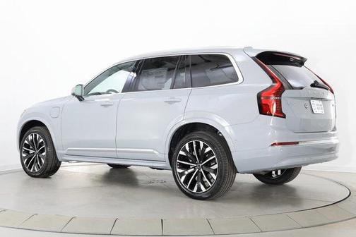 2025 Volvo XC90 Plug-In Hybrid T8 Plus 7-Seater