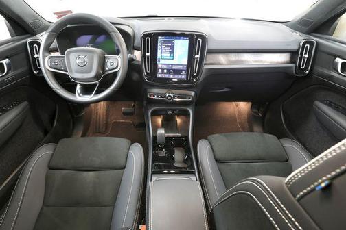 2023 Volvo XC40 Recharge Pure Electric Twin Plus