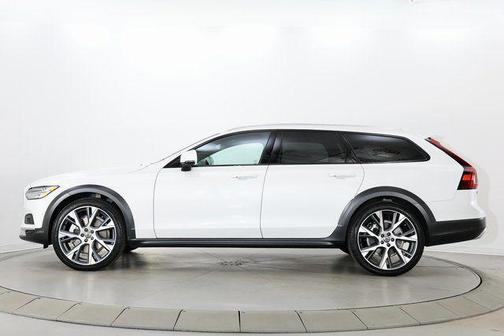 2024 Volvo V90 Cross Country B6 Ultimate