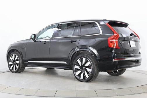 2023 Volvo XC90 Recharge Plug-In Hybrid T8 Ultimate Bright Theme 7-Seater