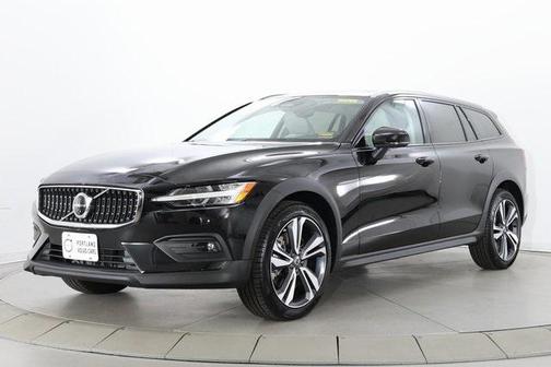 2026 Volvo V60 Cross Country B5 Plus