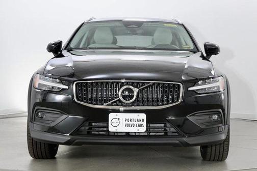 2026 Volvo V60 Cross Country B5 Plus