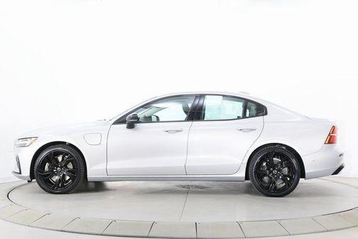 2023 Volvo S60 Recharge Plug-In Hybrid T8 Plus Dark Theme