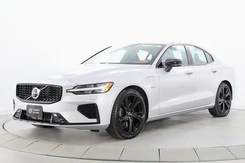 2023 Volvo S60 Recharge Plug-In Hybrid T8 Plus Dark Theme