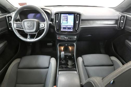 Crystal White Metallic 2023 Volvo C40 Recharge Pure Electric Twin Core