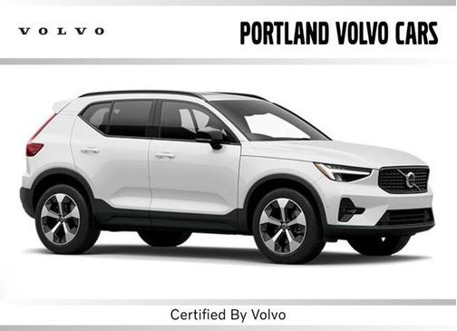 Crystal White 2025 Volvo XC40 B5 Plus Dark Theme