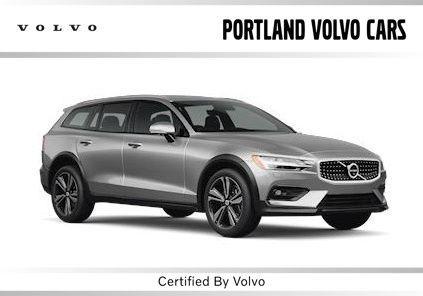 2025 Volvo V60 Cross Country Plus, B5 AWD Gas (mild hybrid)