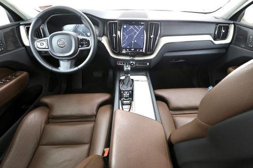 Fusion Red Metallic 2019 Volvo XC60 T6 Inscription