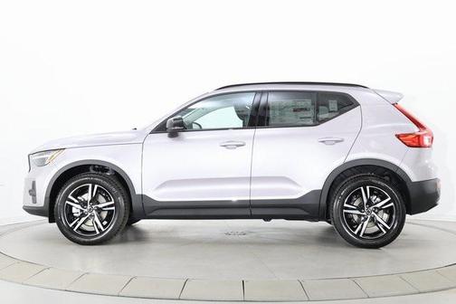 2026 Volvo XC40 B5 Core