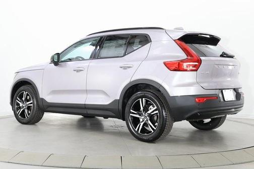 2026 Volvo XC40 B5 Core