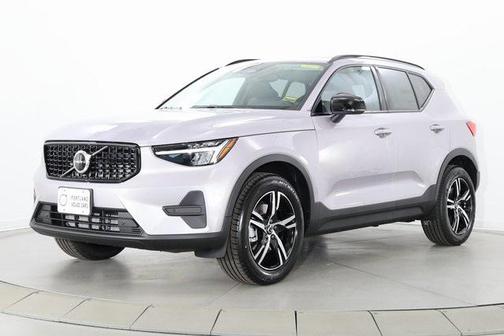 2026 Volvo XC40 B5 Core