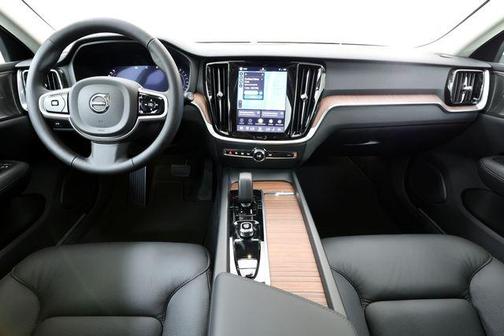 Vapour Grey Metallic 2026 Volvo V60 Cross Country Plus, B5 AWD Gas (mild hybrid)