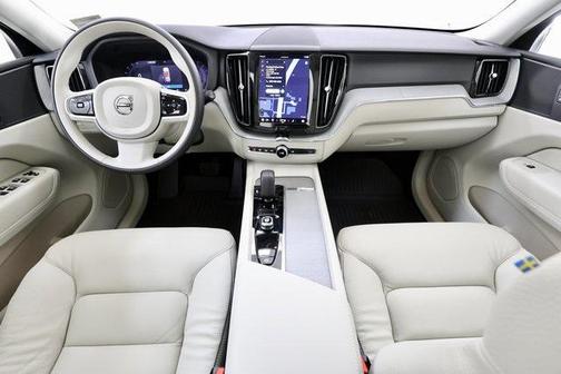 2025 Volvo XC60 Plus