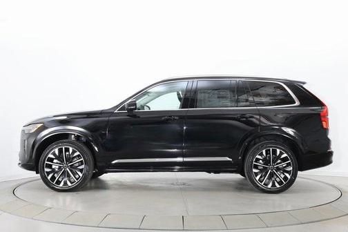 2025 Volvo XC90 B5 Plus 7-Seater