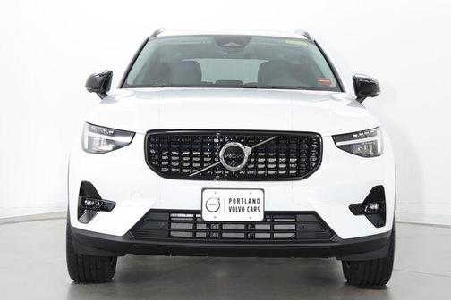 Crystal White 2026 Volvo XC40 Plus, B5 AWD Gas (mild hybrid), Dark