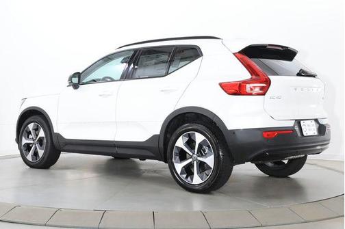 Crystal White 2026 Volvo XC40 Plus, B5 AWD Gas (mild hybrid), Dark