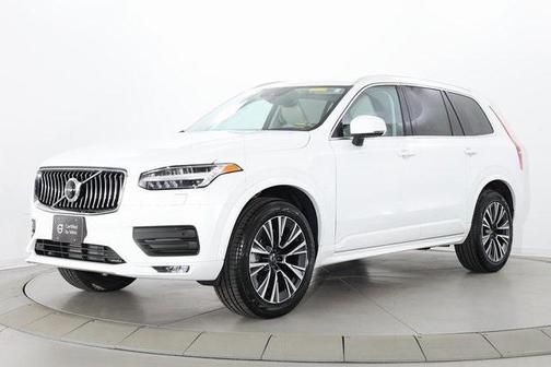 2022 Volvo XC90 T6 Momentum