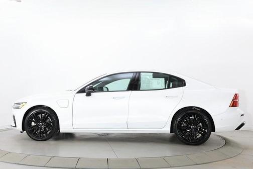 2023 Volvo S60 Recharge Plug-In Hybrid T8 Plus Black Edition
