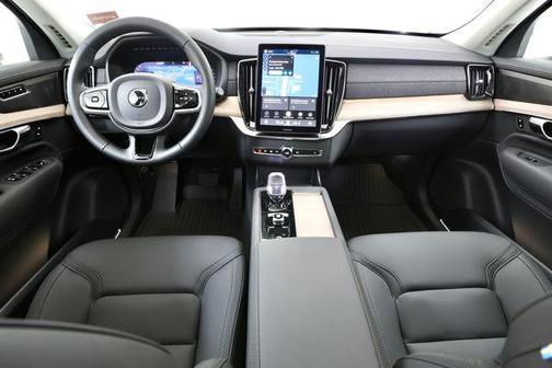 Crystal White Pearl 2026 Volvo XC90 Plus, B6 AWD Gas (mild hybrid), Gasoline, Bright, 6 Seats