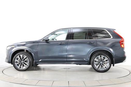 Savile Grey Metallic 2022 Volvo XC90 T6 Momentum