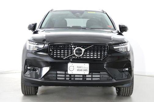 Onyx Black 2026 Volvo XC40 Plus, B5 AWD Gas (mild hybrid), Dark